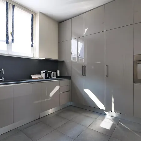 Lux Penthouse Palestro アパート *