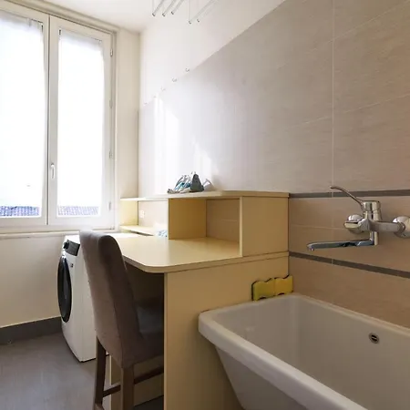 Lux Penthouse Palestro Milan